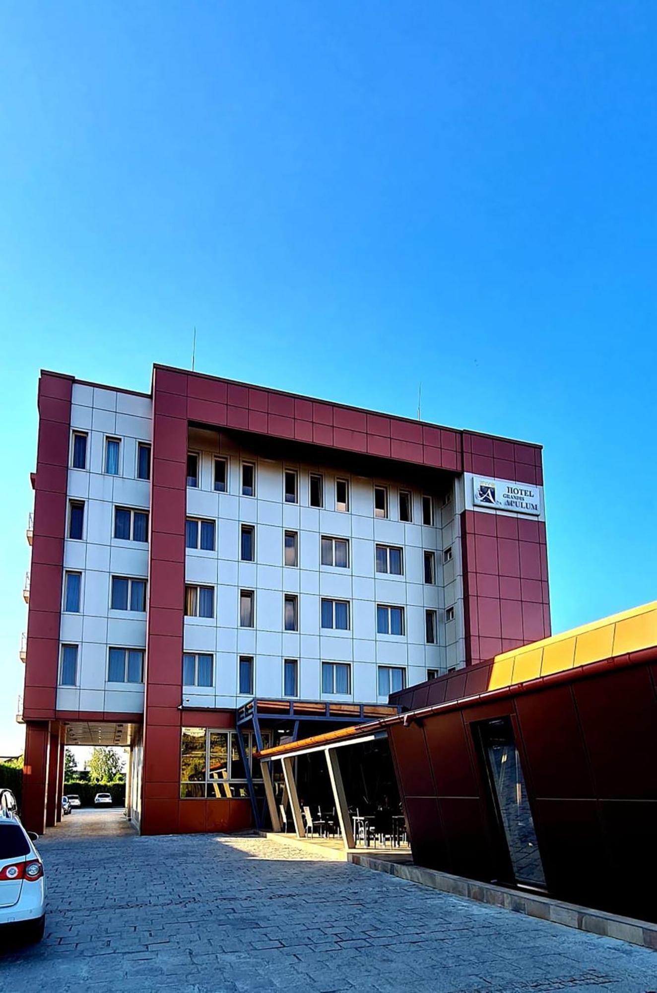 Hotel Grandis Apulum Mioveni Esterno foto