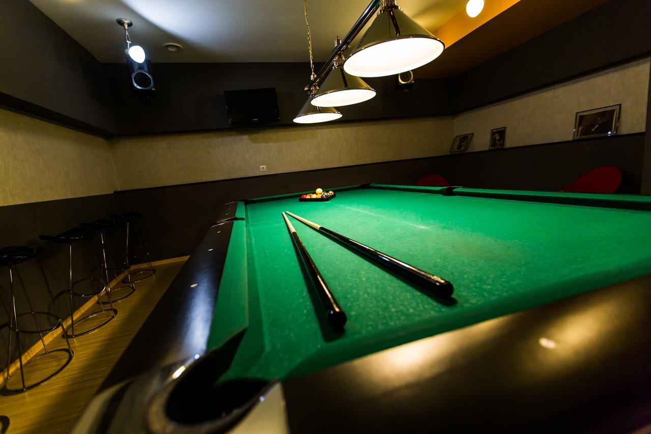 Hotel Grandis Apulum Mioveni Esterno foto