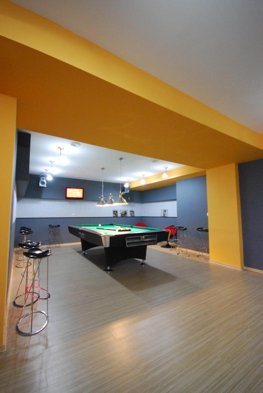 Hotel Grandis Apulum Mioveni Esterno foto