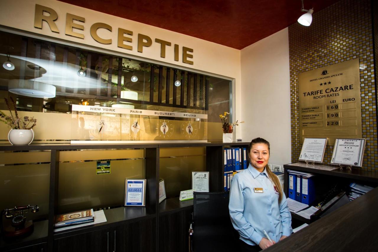 Hotel Grandis Apulum Mioveni Esterno foto